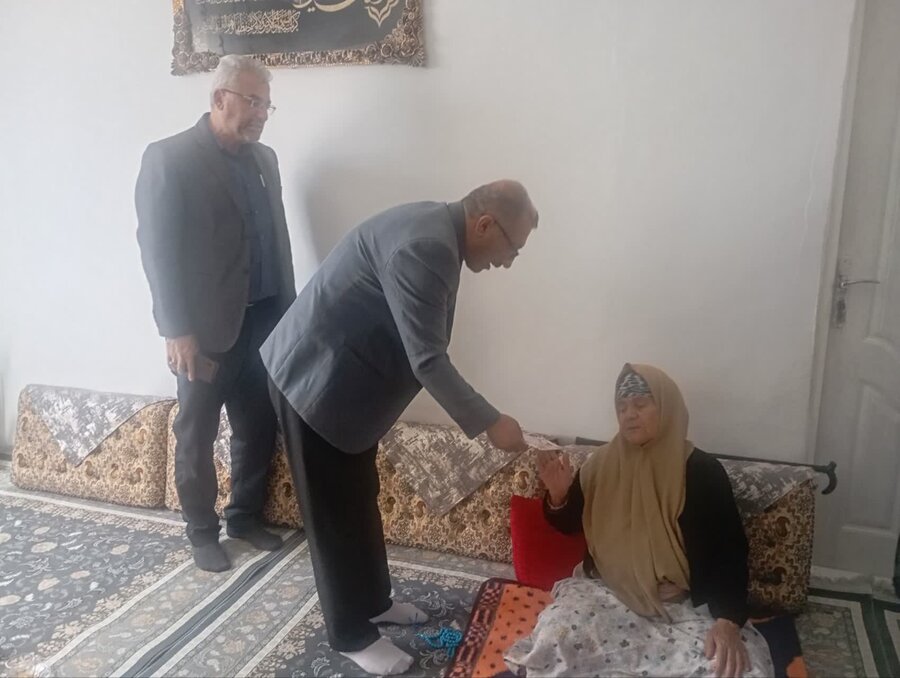 بهزیستی دهگلان در هفته سالمند؛ خدمات ویزیت در منزل به مددجویان ارائه شد