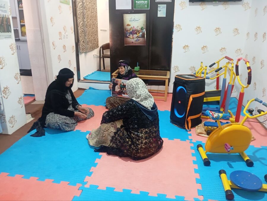 احیای خاطرات کودکی سالمندان دهگلان با بازی‌های بومی محلی و حضور نوه‌ها