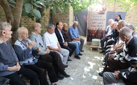 حضور سالمندان در کارگاه سفالگری و گفت‌وگوی صمیمی مدیرکل بهزیستی آذربایجان‌غربی با پدران و مادران سالخورده