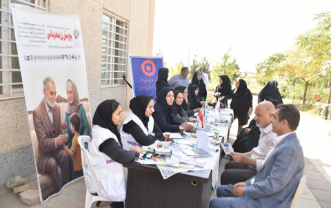 ساوجبلاغ | مراسم گرامیداشت هفته سالمندان ،پایش سلامت  در قالب پویش «رُز مهربانی» در شهر گلسار