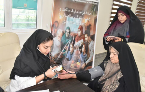 ساوجبلاغ | مراسم گرامیداشت هفته سالمندان ،پایش سلامت  در قالب پویش «رُز مهربانی» در شهر گلسار