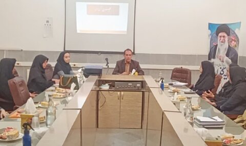 سمنان | برگزاری دوره آموزشی بیماری‌های رفتاری مرتبط با ایدز و نشست تخصصی سلامت روان