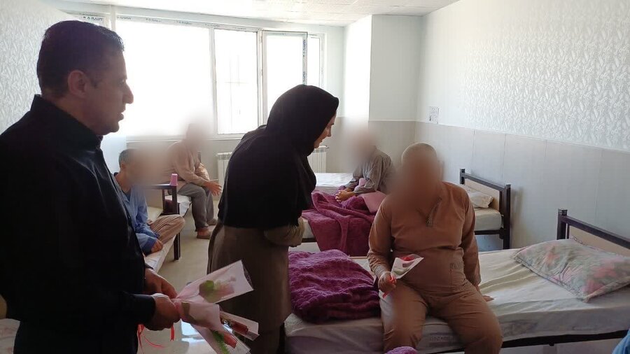 پویش «رز مهربانی» در مرکز توانبخشی باران رحمت مریوان برگزار شد