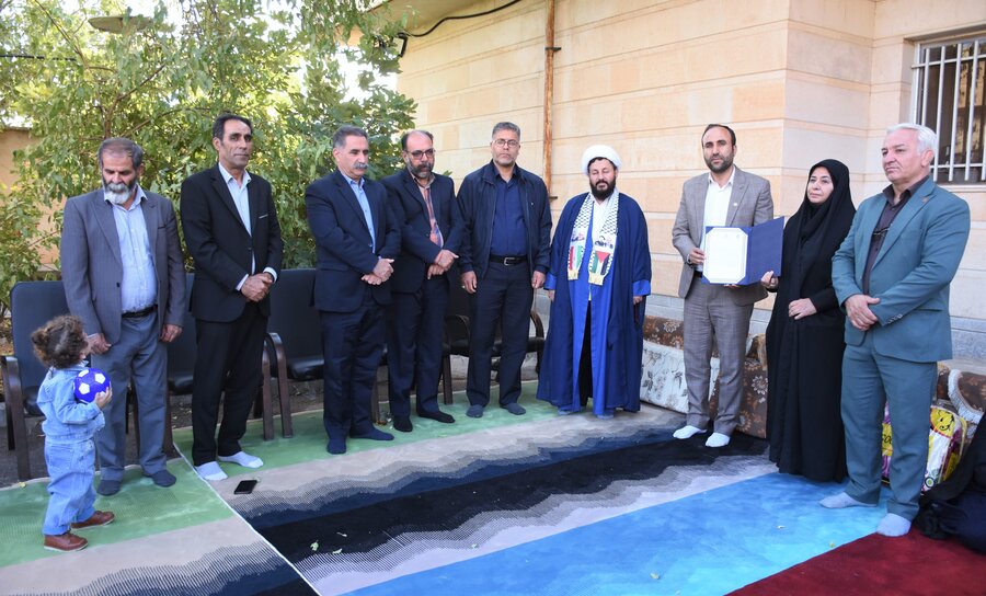 دیدار مدیرکل بهزیستی استان با سالمندان دالاهو