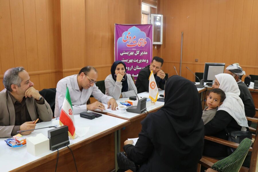 در قالب میز خدمت؛ رسیدگی مستقیم به درخواستها و شنیدن دغدغههای سالمندان و خانوادههای تحت پوشش