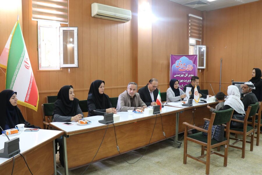 در قالب میز خدمت؛ رسیدگی مستقیم به درخواست‌ها و شنیدن دغدغه‌های سالمندان و خانواده‌های تحت پوشش