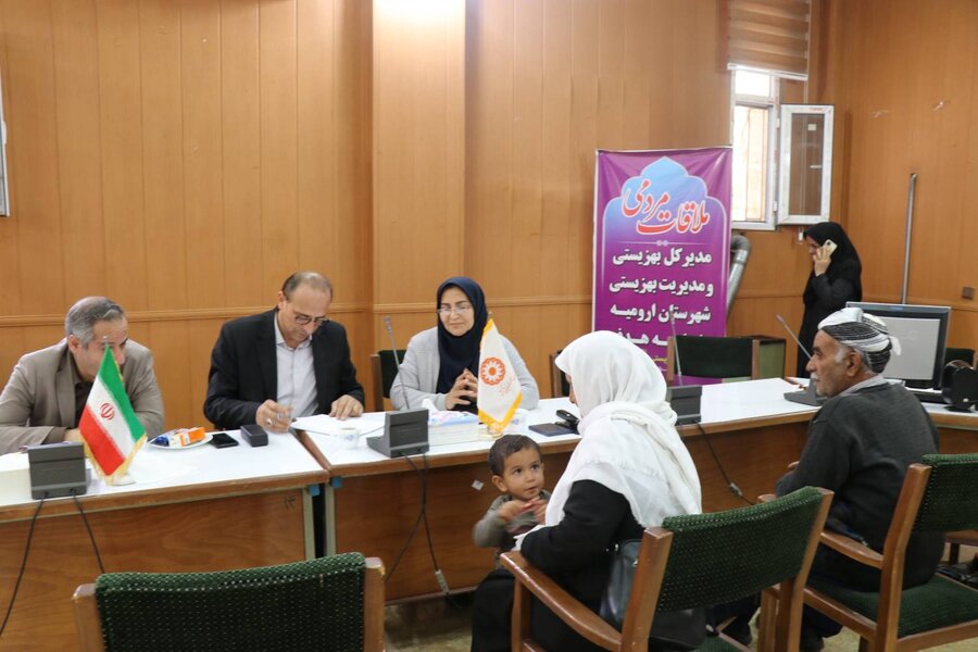 در قالب میز خدمت؛ رسیدگی مستقیم به درخواستها و شنیدن دغدغههای سالمندان و خانوادههای تحت پوشش