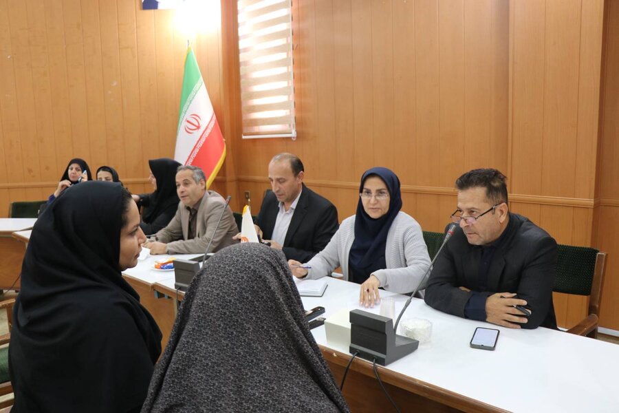 در قالب میز خدمت؛ رسیدگی مستقیم به درخواست‌ها و شنیدن دغدغه‌های سالمندان و خانواده‌های تحت پوشش