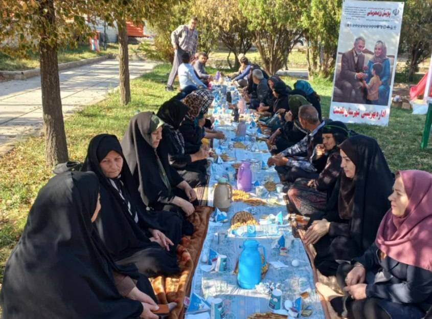 اجرای پویش "رز مهربانی" در بهزیستی پلدشت؛ گلی برای تکریم از گنجینه های ارزشمند جامعه