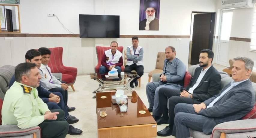 دیدار سرپرست اداره بهزیستی شهرستان پیرانشهر با فرمانده انتظامی شهرستان به مناسبت هفته نیروی انتظامی