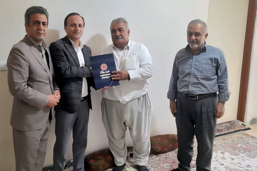 تجلیل از سالمند فعال در حوزه بهزیستی همزمان با اجرای طرح ملی «رز مهربانی»