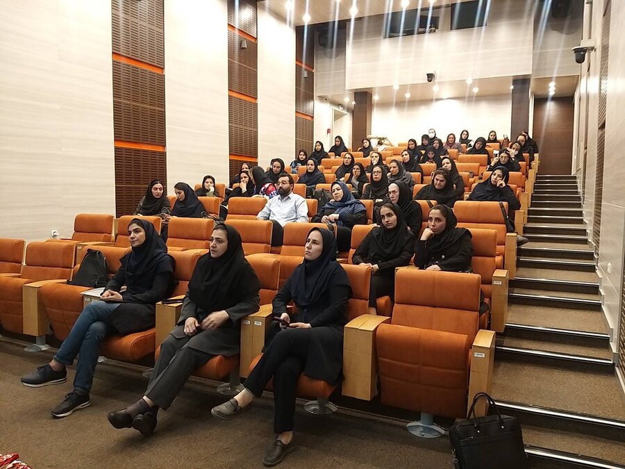 شهرتهران| برگزاری جلسه آموزش طرح غربالگری سلامت جسمی بانوان سرپرست خانوار در شیرخوارگاه شبیر