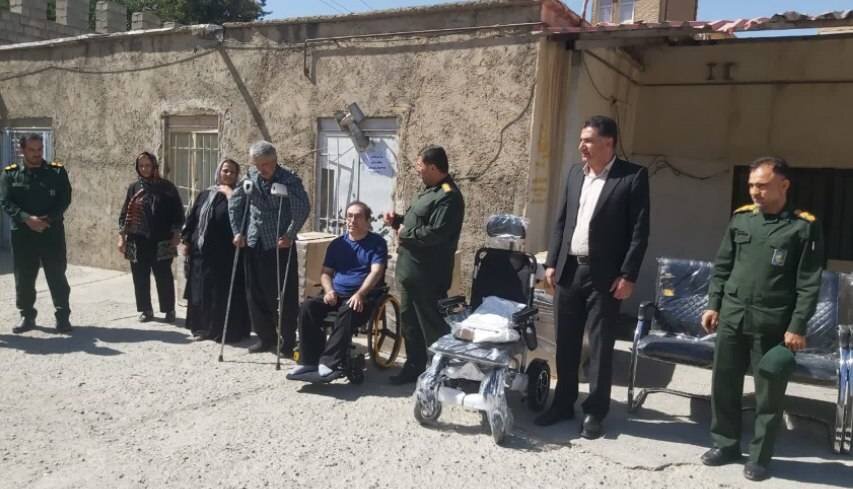 اهدای ویلچر برقی به مددجویان واجد شرایط تحت پوشش بهزیستی