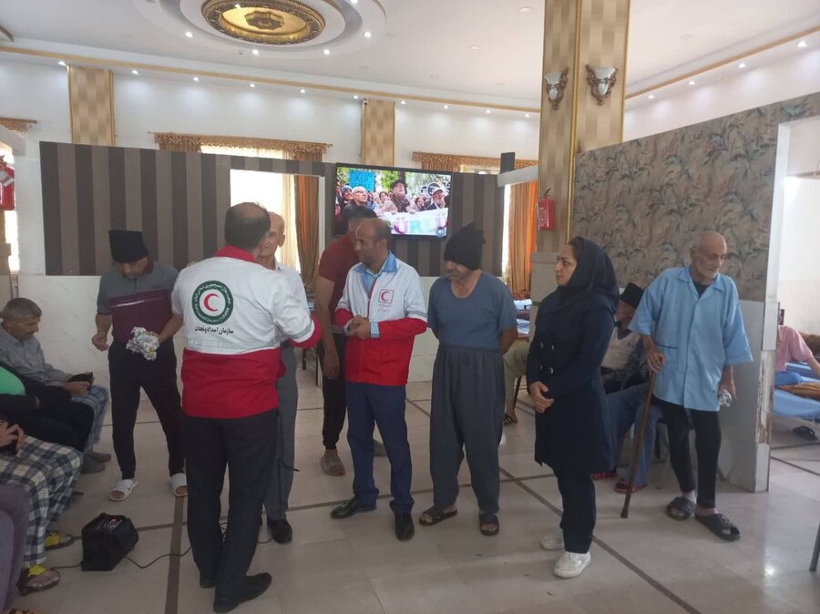 شهر قدس | دیدار جمعیت هلال احمر به مناسبت  گرامیداشت سالمندان از مراکز نگهداری سالمندان بزرگان و نیکنامان