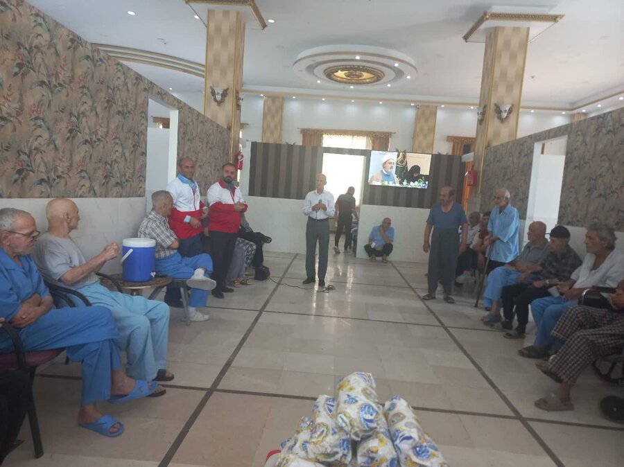 شهر قدس | دیدار جمعیت هلال احمر به مناسبت  گرامیداشت سالمندان از مراکز نگهداری سالمندان بزرگان و نیکنامان