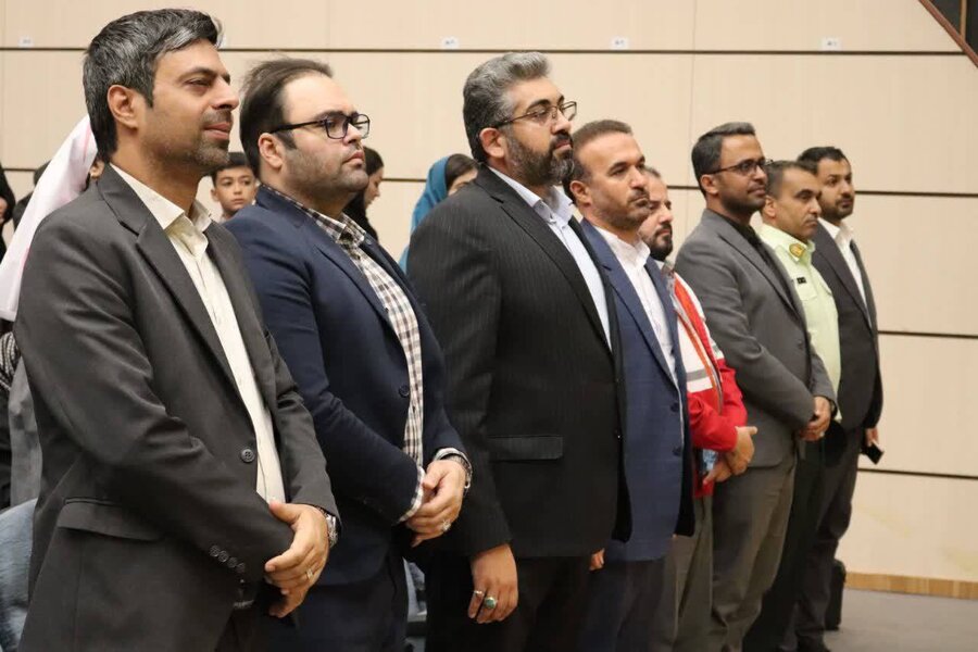 شهر قدس | جشن ماه مهر و توزیع ۱۲۰ لوازم‌التحریر به مددجویان بهزیستی