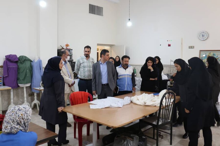 شهر قدس | بازدید رئیس شبکه بهداشت از مرکز نگهداری معلولین ذهنی و سالمندان قدس