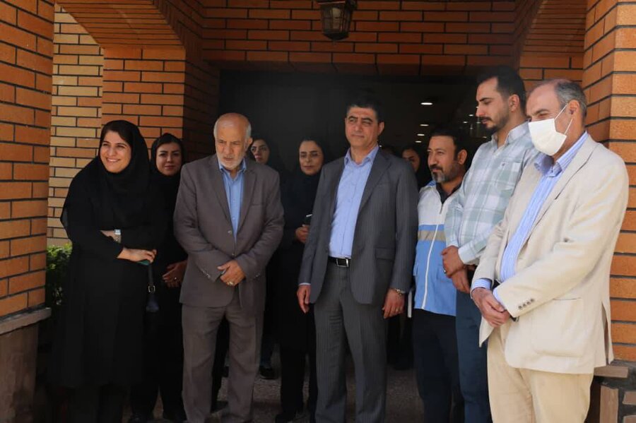 شهر قدس | بازدید رئیس شبکه بهداشت از مرکز نگهداری معلولین ذهنی و سالمندان قدس