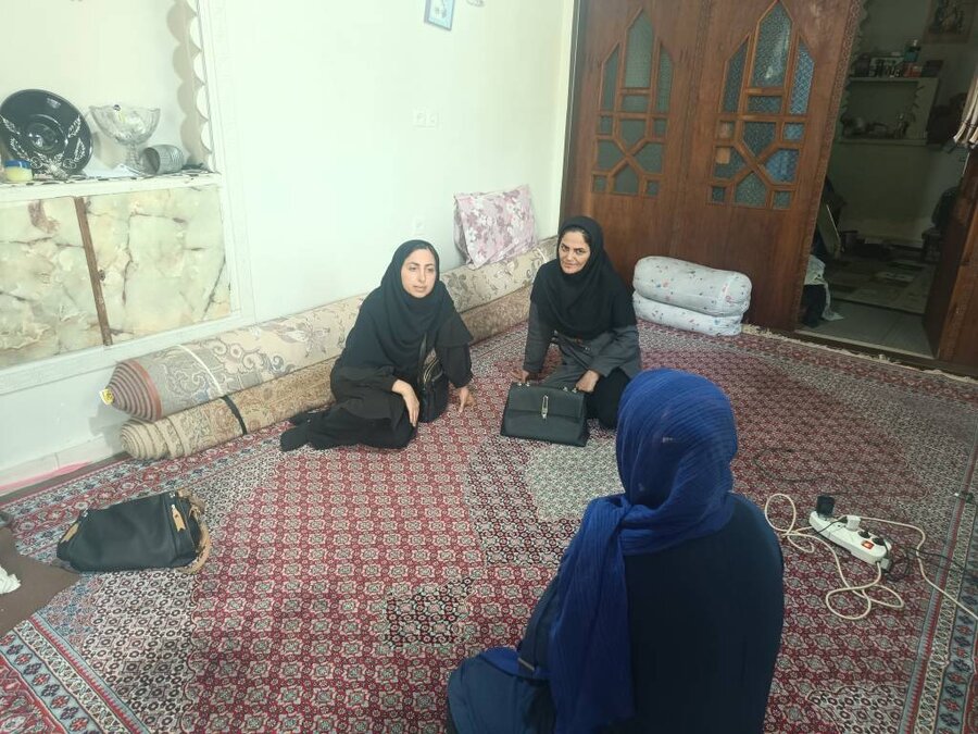 فیروزکوه | کارشناس مسئول  دفتر خانواده و امور بانوان و زنان بهزیستی استان تهران از مرکز مثبت زندگی و منزل مددجو بازید کرد