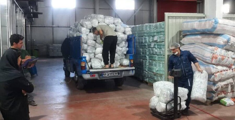 اهدای ۵۰۰ بسته پوشک بزرگسال و خردسال  به همت خیّرین نیک اندیش سلماس به مددجویان بهزیستی