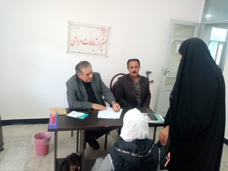 خلخال| به مناسبت گرامیداشت هفته ملی سالمندان. برنامه میز ارتباطات مردمی درمراکز اداره بهزیستی شهرستان خلخال صورت گرفت.
