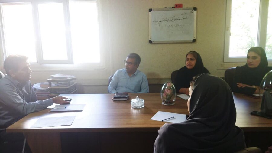 تأکید مدیر بهزیستی سنندج بر اجرای دقیق دستورالعملها برای ارتقاء کیفیت خدمات