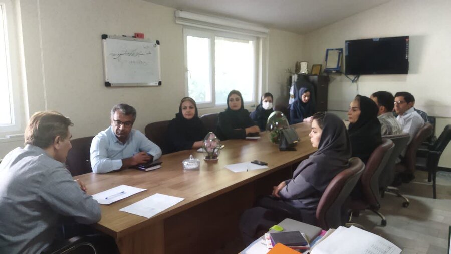 تأکید مدیر بهزیستی سنندج بر اجرای دقیق دستورالعمل‌ها برای ارتقاء کیفیت خدمات