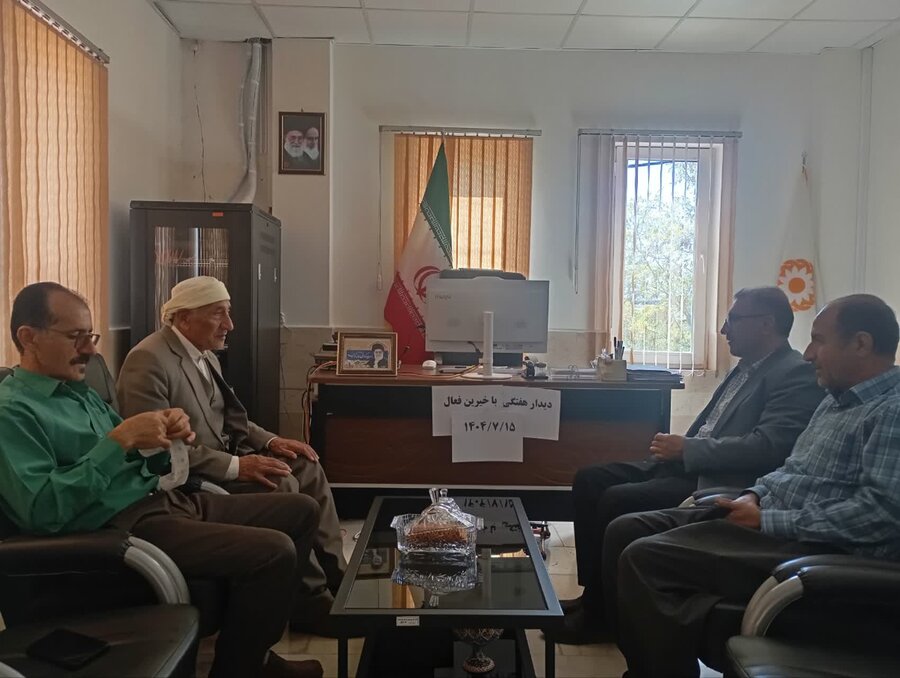 به پاس ۳ دهه همکاری؛ بهزیستی دهگلان از پیشکسوتترین خیر شهرستان قدردانی کرد