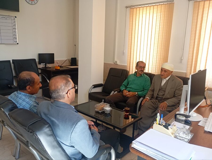 به پاس ۳ دهه همکاری؛ بهزیستی دهگلان از پیشکسوت‌ترین خیر شهرستان قدردانی کرد