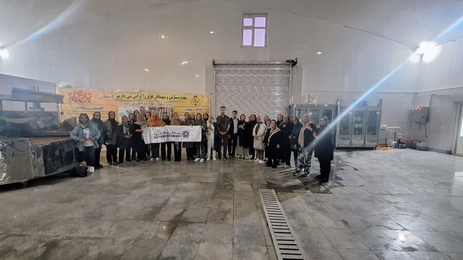 پایان هفته بزرگداشت سالمندان با برنامهای علمی؛ بازدید فرزانگان قروه از مجموعه تامگل