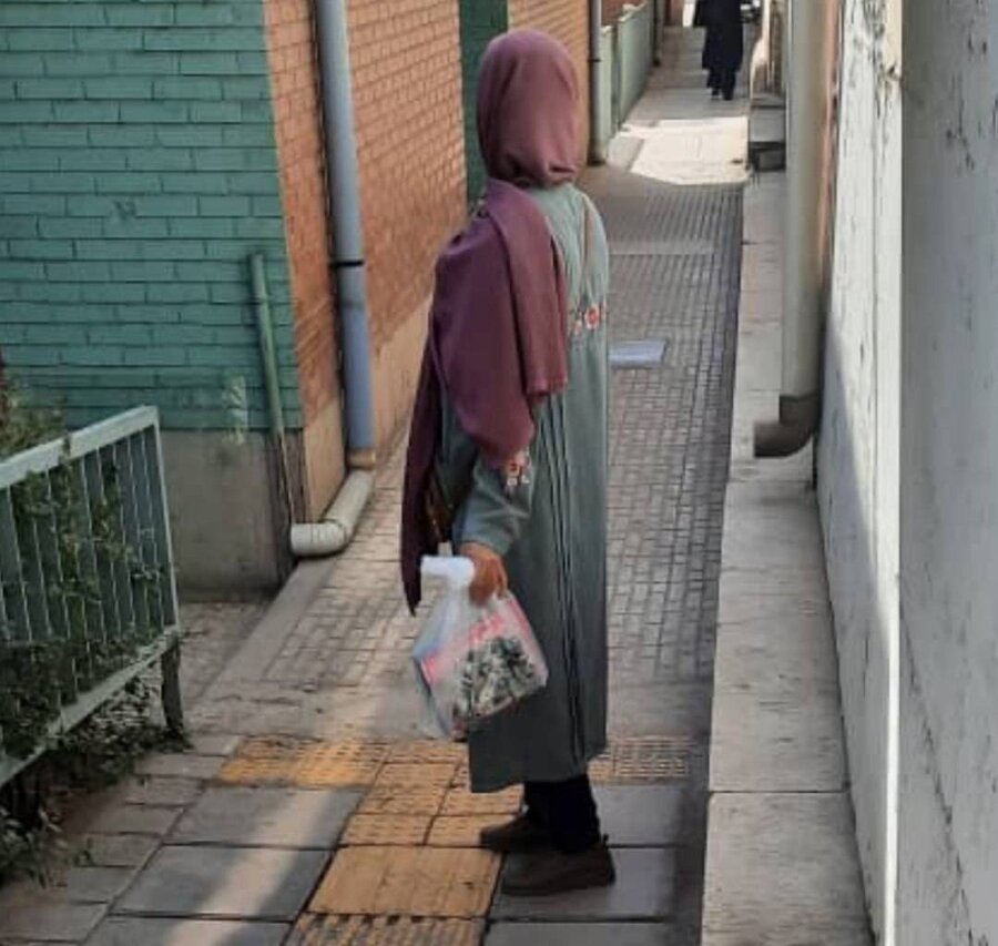 شهرتهران | مرحله دوم توزیع لوازم التحریر و کفش ویژه دانش‌آموزان تحت پوشش مرکز حر