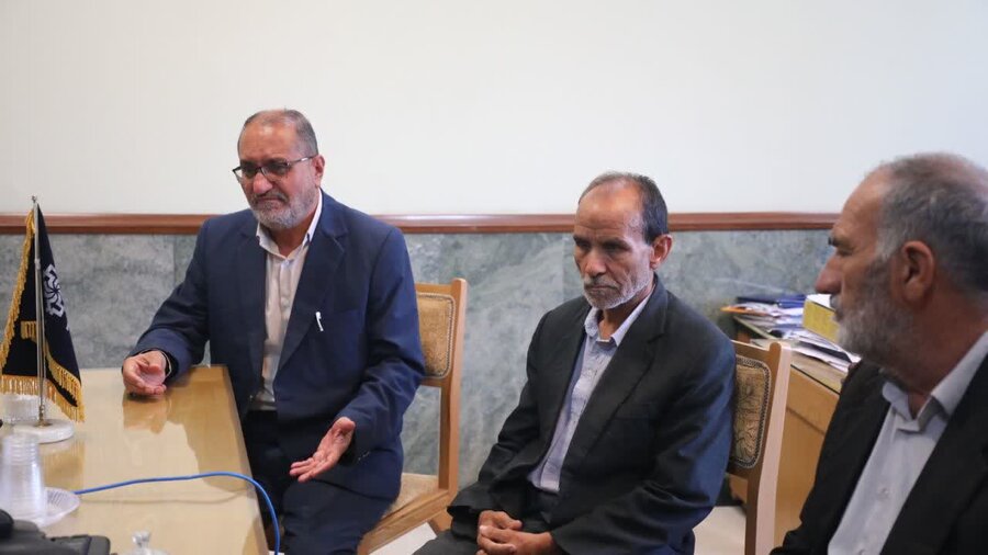 دیدار مدیر عامل و اعضای بنیاد فرزانگان قم با استاندار