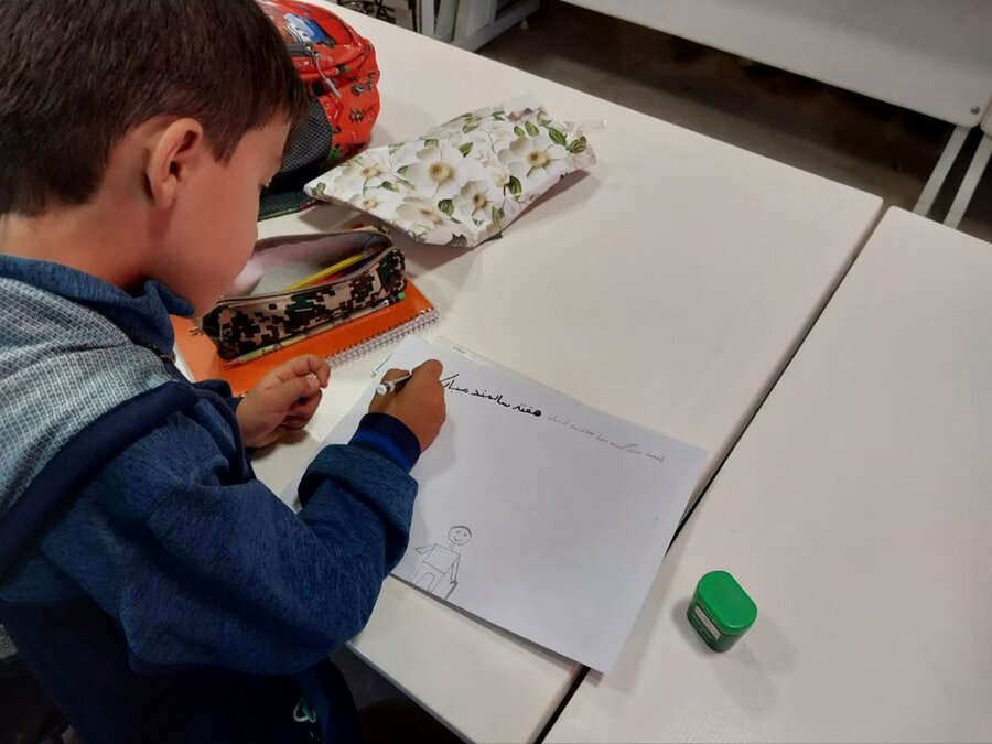 مسابقه نقاشی «احترام به سالمندان» در بهزیستی بیجار برگزار شد