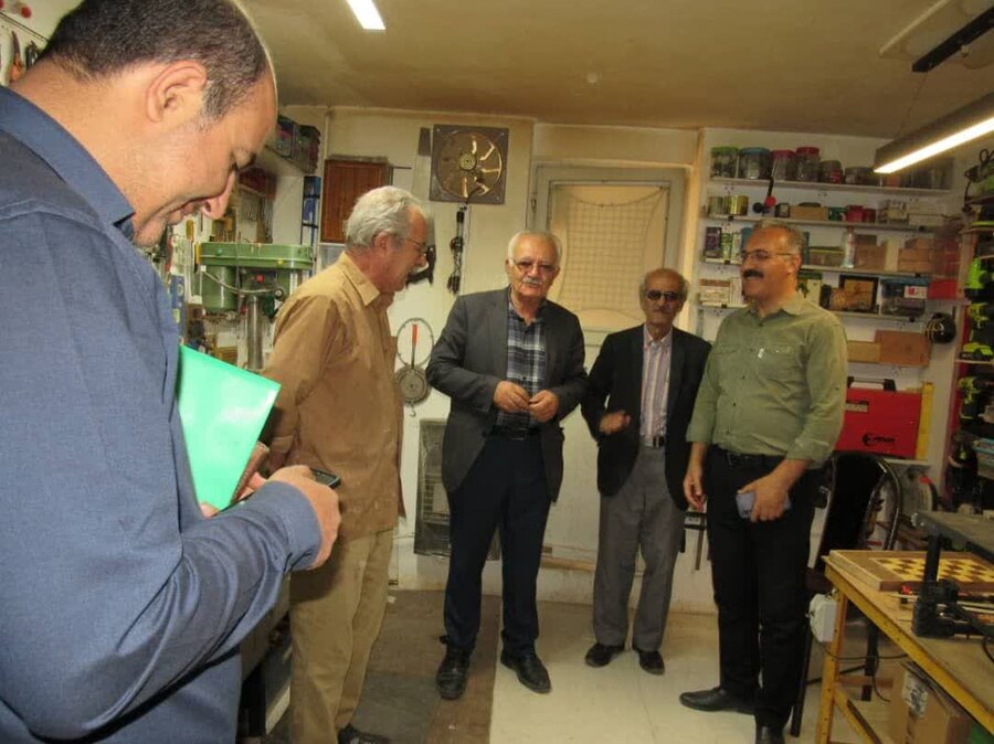 گرامیداشت هفته سالمند؛ تقدیر از کارآفرینان سالمند سقزی در پویش «رز مهربانی»