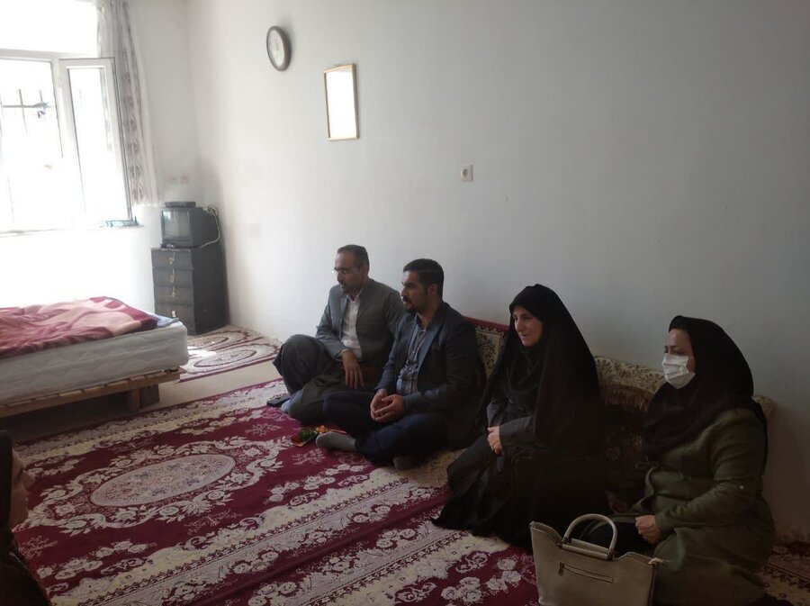 دیدار رئیس بهزیستی شهرستان دیواندره با سالمندان