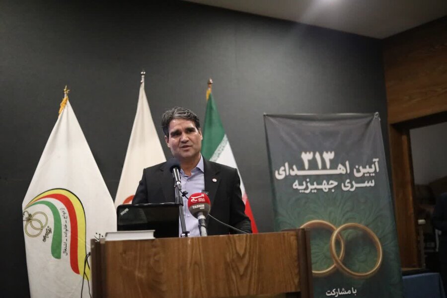 مددجویان در راه خانه بخت/ آیین اهدای ۳۱۳ سری جهیزیه به زوجین تحت پوشش بهزیستی در خراسان رضوی برگزار شد