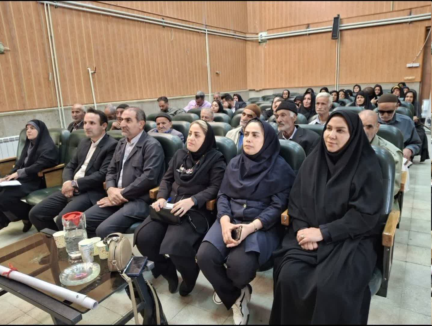 برگزاری همایش سالمندان در بهزیستی تویسرکان 