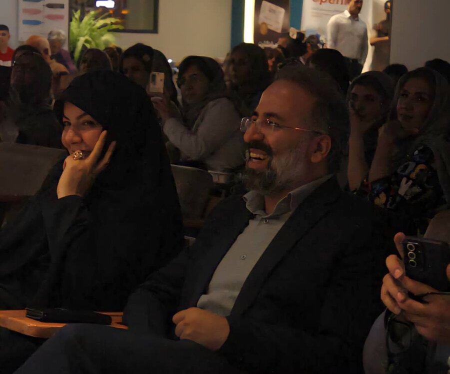 درخشش هنرمندان دارای معلولیت البرز بروی صحنه تئاتر در حضور مسئولین استان / نمایشی از امید، توانمندی و زندگی