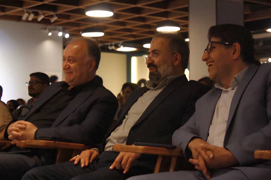 درخشش هنرمندان دارای معلولیت البرز بروی صحنه تئاتر در حضور مسئولین استان / نمایشی از امید، توانمندی و زندگی