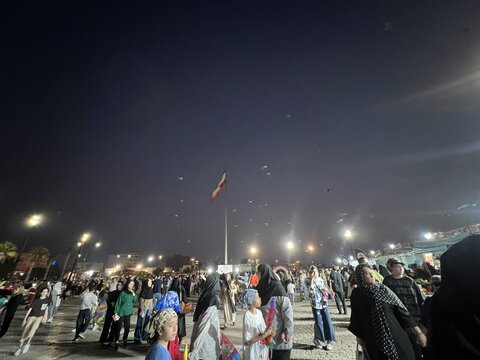 سرپرست بهزیستی و مدیرکل اجتماعی استانداری بوشهر با کودکان ندای مهر و الزهرا تحت نظارت دیدار کردند؛ هفته ملی کودک با شادی و هدیه سپری شد