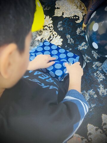 سرپرست بهزیستی و مدیرکل اجتماعی استانداری بوشهر با کودکان ندای مهر و الزهرا تحت نظارت دیدار کردند؛ هفته ملی کودک با شادی و هدیه سپری شد