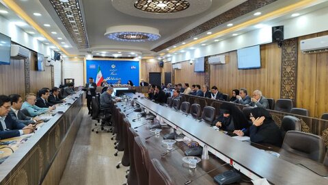 جلسه بررسی مفاد قانون حمایت از حقوق افراد دارای معلولیت بریاست استاندار لرستان برگزار شد