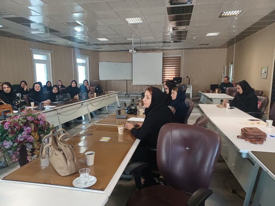 کارگاه آموزشی «کودکآزاری و نحوه مداخله اورژانس اجتماعی» در سنندج برگزار شد