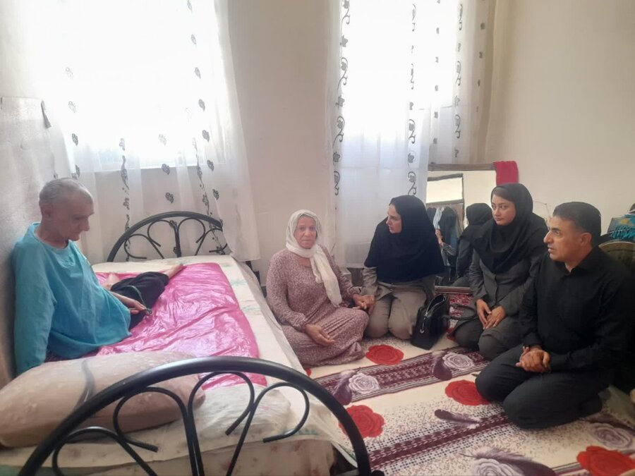 دیدار رئیس بهزیستی مریوان با سالمندان در هفته سالمند