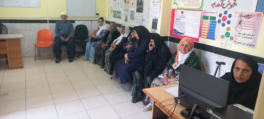 ویزیت رایگان سالمندان تحت حمایت بهزیستی در کامیاران
