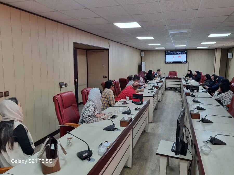 جلسه هم‌اندیشی با اپتومتریست‌های همکار برنامه پیشگیری از تنبلی چشم کودکان برگزار شد