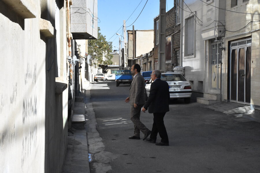 دیدار مدیرکل بهزیستی با خانوادۀ در معرض آسیب اسلام‌آبادغربی