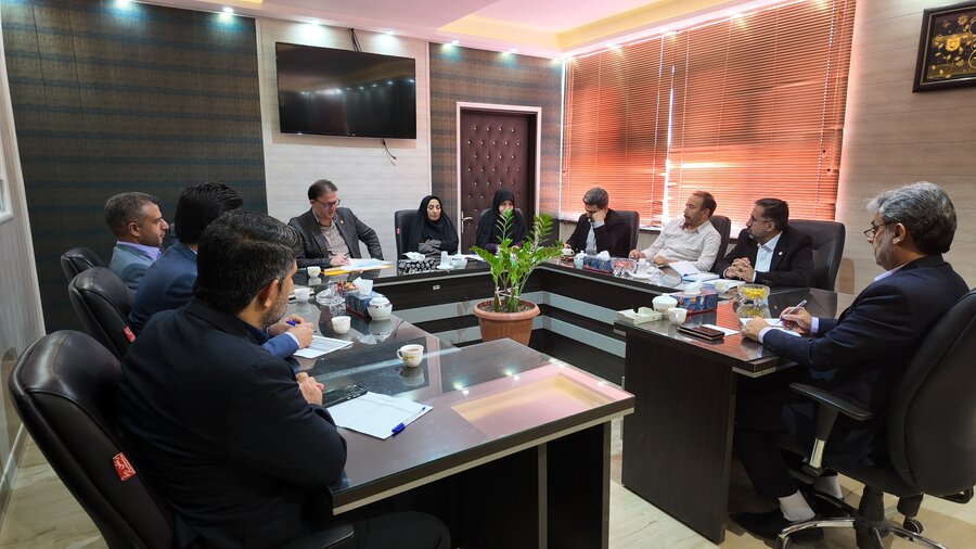 هم اندیشی با نمایندگان بانک های عامل  پرداخت تسهیلات مسکن و اشتغال به جامعه هدف بهزیستی قم 