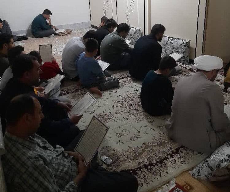 برگزاری مراسم معنوی دعای توسل در موسسه خیریه نور امید بهزیستی شاهین دژ