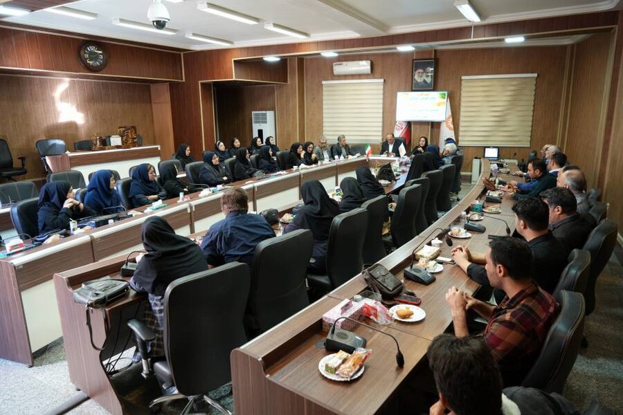 تجلیل از سمنهای فعال در حوزه کودک و نوجوان و فرزندان موفق به مناسبت هفته جهانی کودک